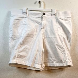 Sonoma Woman's 20W (42X9) Elastic Waist White Light Wash Mid Rise Bermuda Shorts